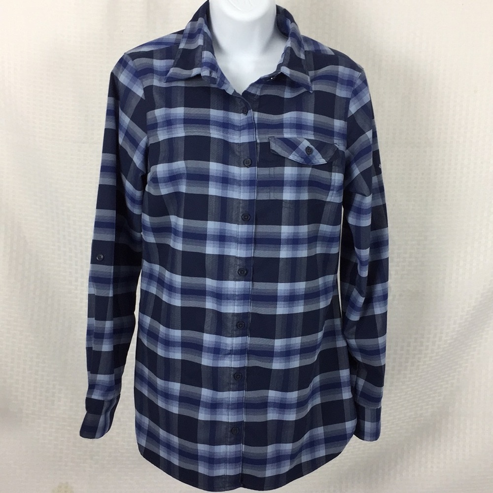Columbia womens small button down Omni wick shirt